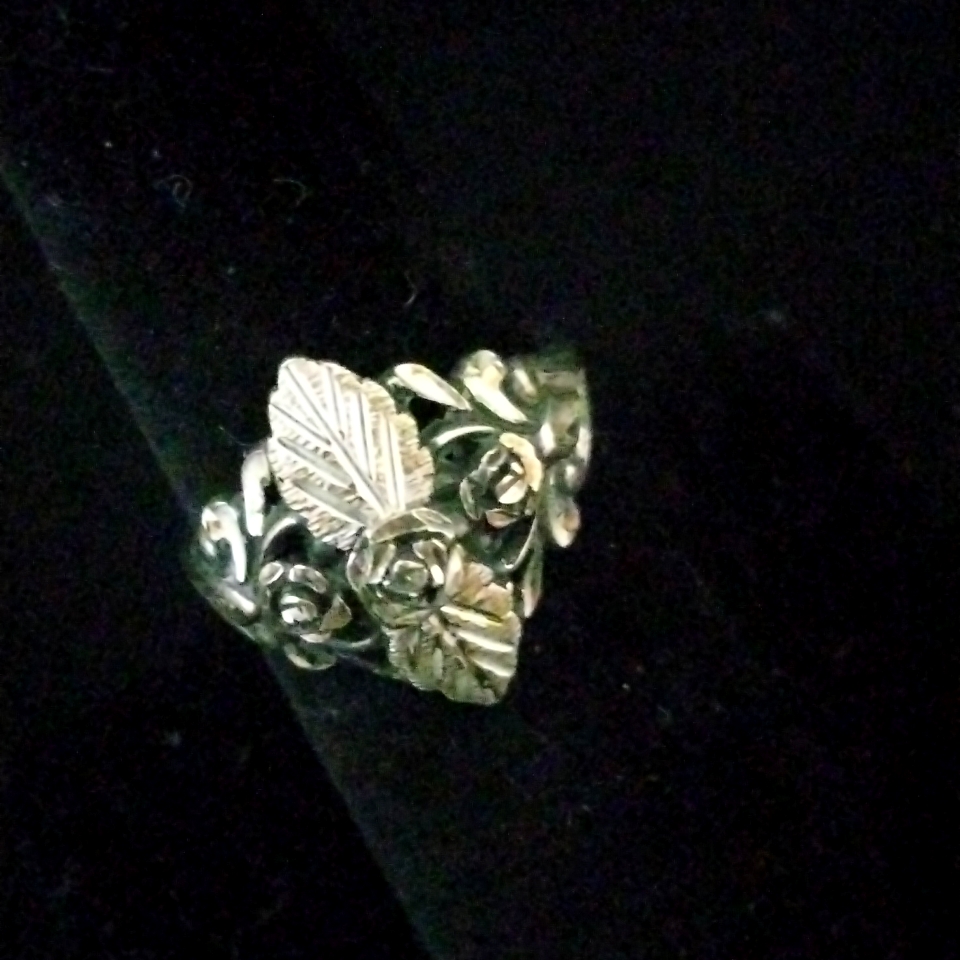 Vinrage Sterling Silver Black Hills Ring? Better!!!! Size 6